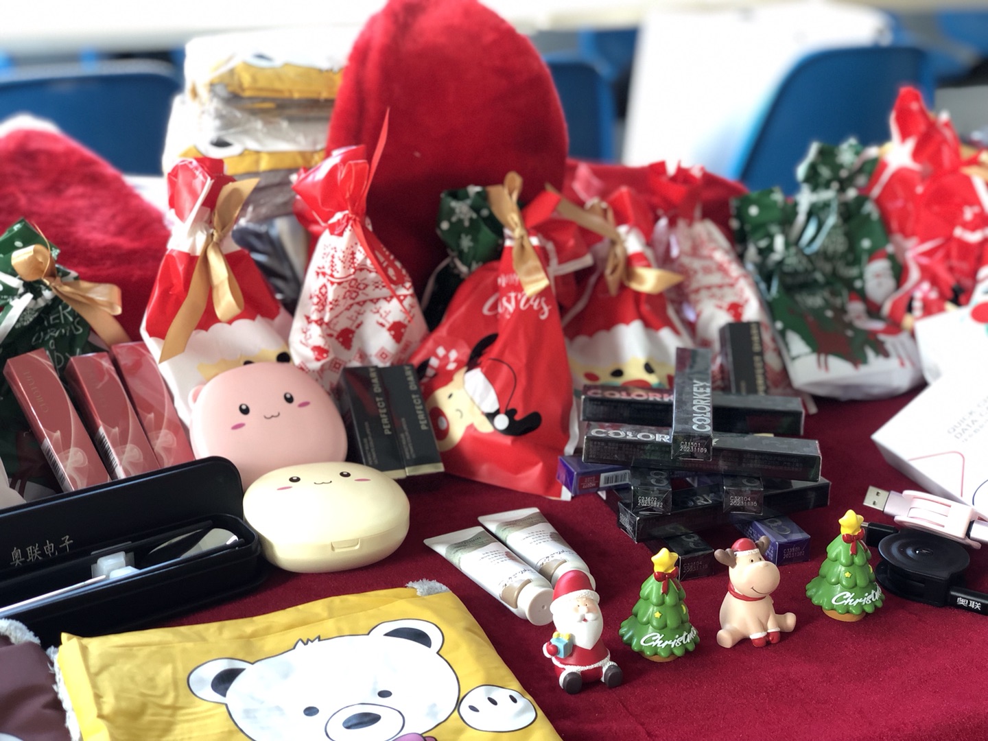 奧聯(lián)電子“雙旦”活動圓滿完成